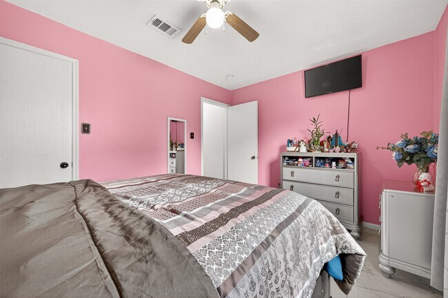 Building Photo - 2510 Fox Water Dr