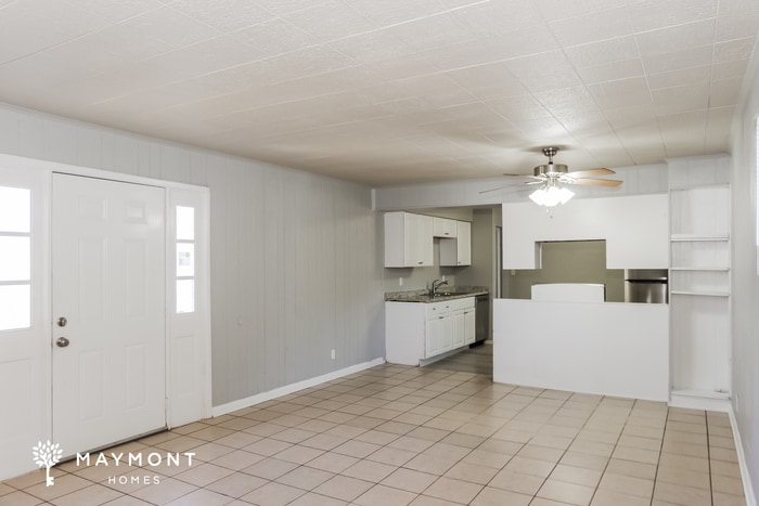 Building Photo - 304 Beard St SW