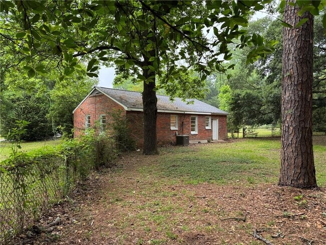 Building Photo - 4670 Rosewood Dr