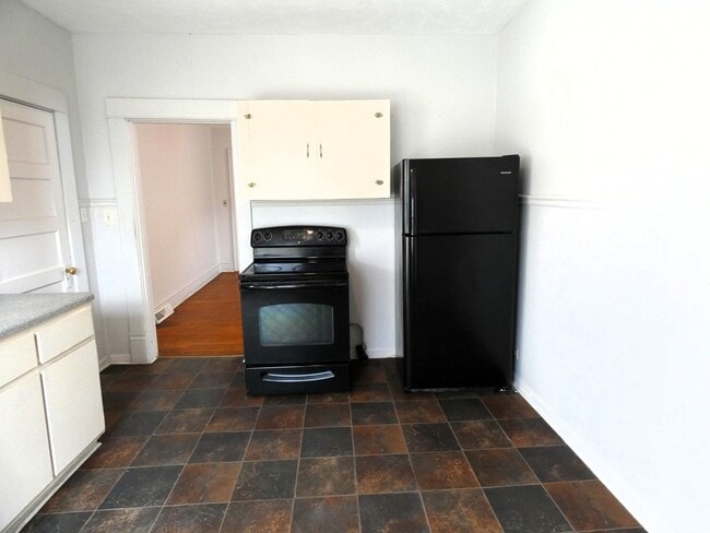 Building Photo - 324 Grace St