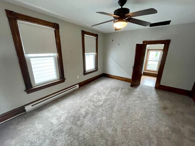 Building Photo - 710 4th Ave