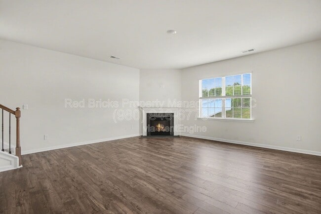 Building Photo - 11010 Austin Estates Dr