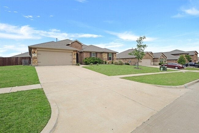 Building Photo - 1221 Rolling Mdws Dr