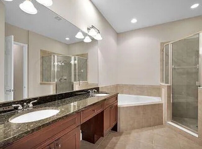 Building Photo - Large Ponte Vedra Condo