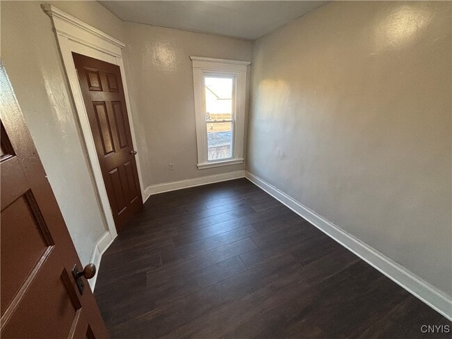 Building Photo - 1070 S Geddes St