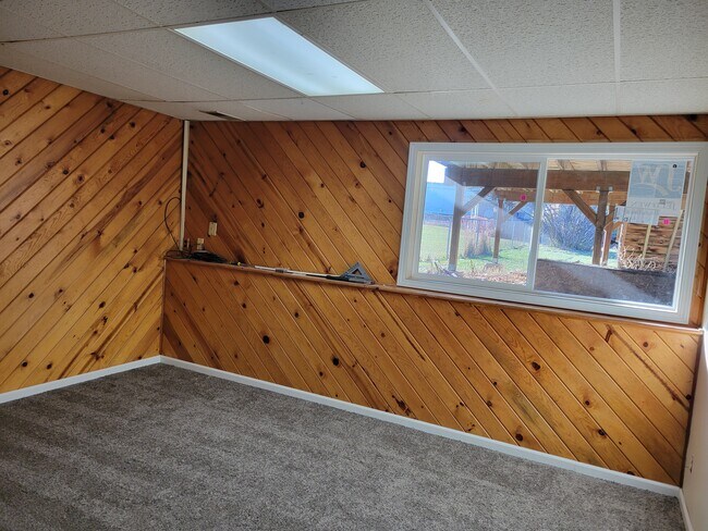 Building Photo - 11024 Swallow St NW