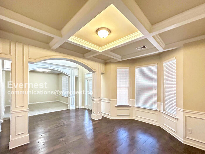 Building Photo - 350 Adverstone Ct