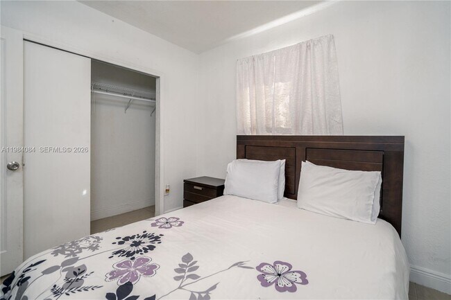 Building Photo - 690 E 10th Ave