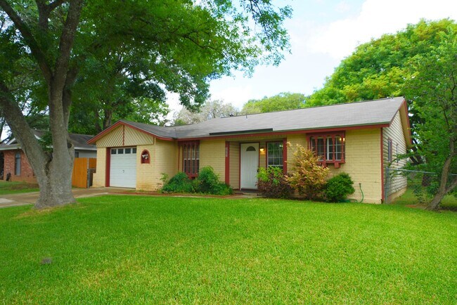 Building Photo - 221 Judith Ann Dr