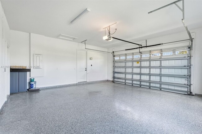 Building Photo - 4662 Estates Cir