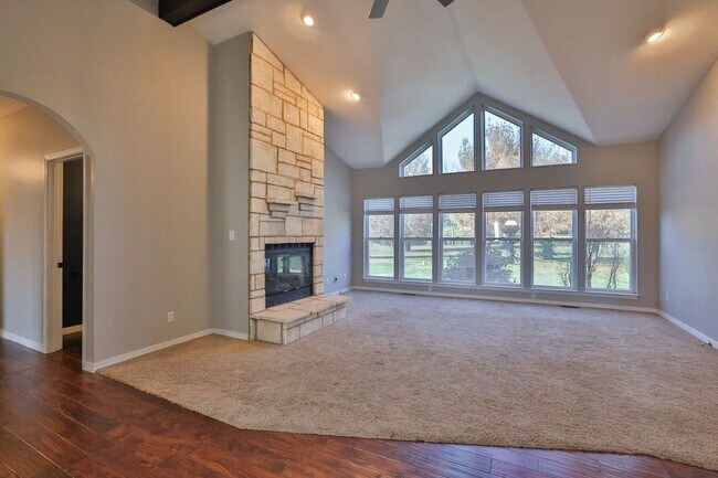 Building Photo - 151 N Meadow Ridge Trail