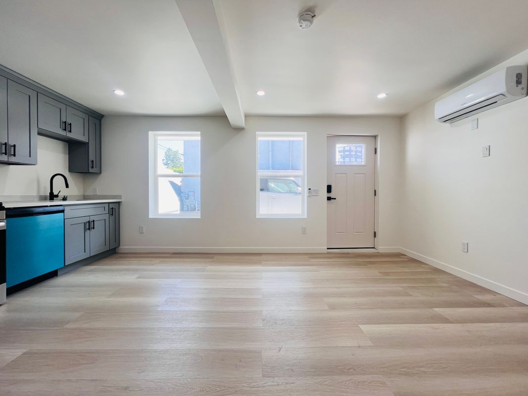 Building Photo - 1817 S Highland Ave