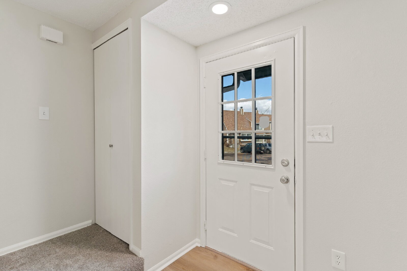 Building Photo - Upgraded 3-Bed Townhome Just Minutes from ...