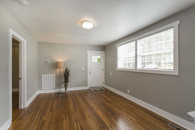 Building Photo - 2410 Dennywood Dr
