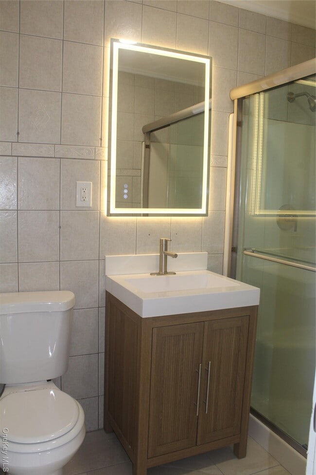 Building Photo - 274 Robinson Ave