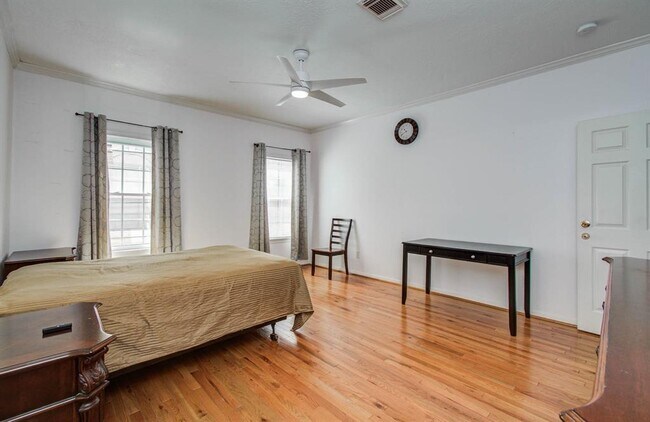 Building Photo - 6855 Bellgreen Dr