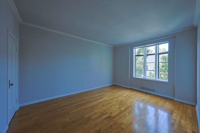 Building Photo - 1314 Hayworth Ave