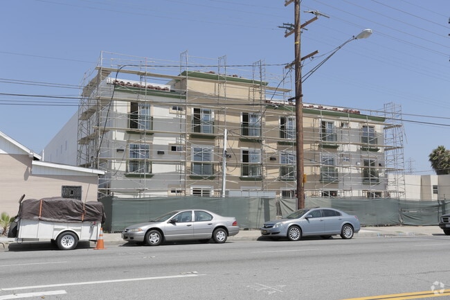 Building Photo - Avalon Apartments