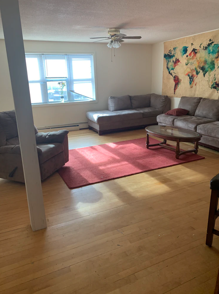 Apt 2 - 27 Grand Street