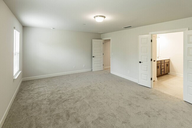 Building Photo - 5032 Ozment Dr