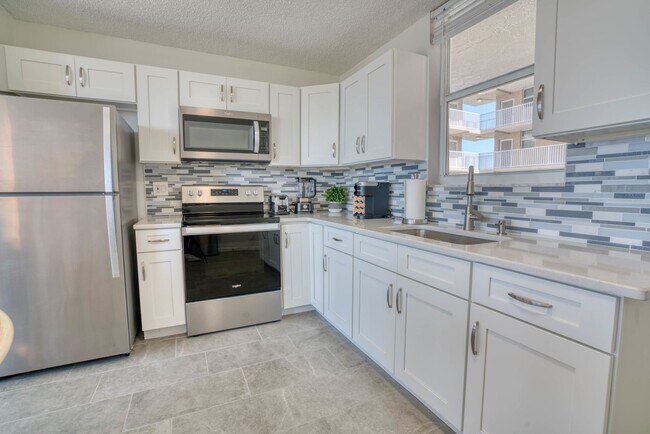 Building Photo - 5700 Bonita Beach Rd SW