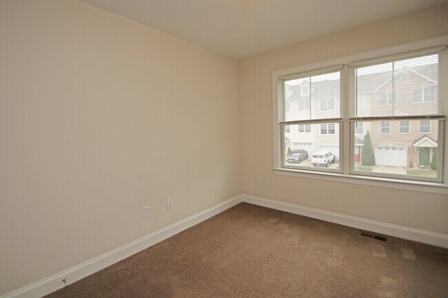 Building Photo - Stunning 3 Bed Rental with Deck & Pond View!