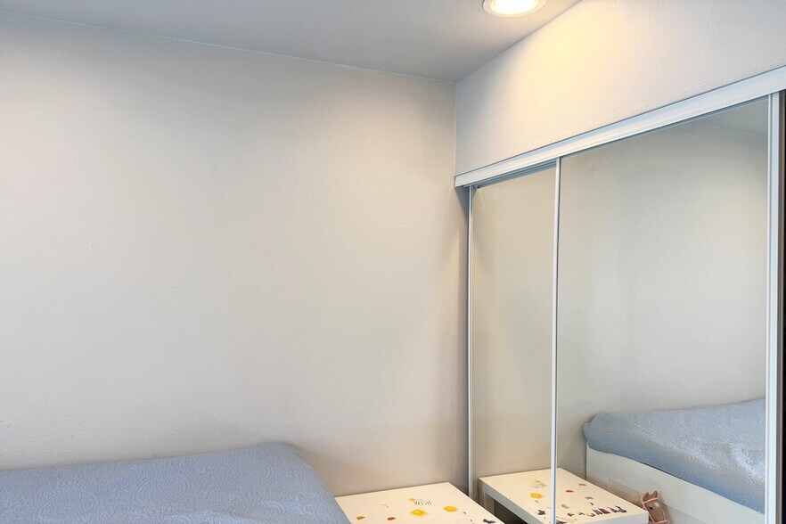 Building Photo - 1245 N Orchard Dr