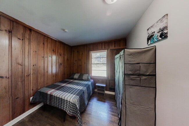 Building Photo - North Hairston | Hickory Hills Estates Home just an 8-minute walk to the transit stop at N Hairst...