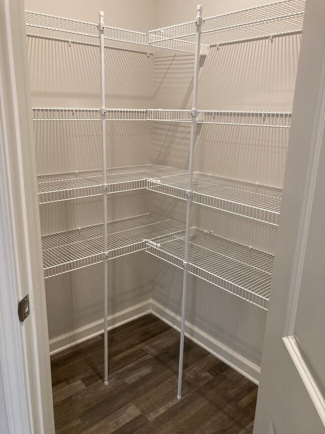 Building Photo - ** Apply TODAY ** Possibly Have Keys in Hand TOMORROW **