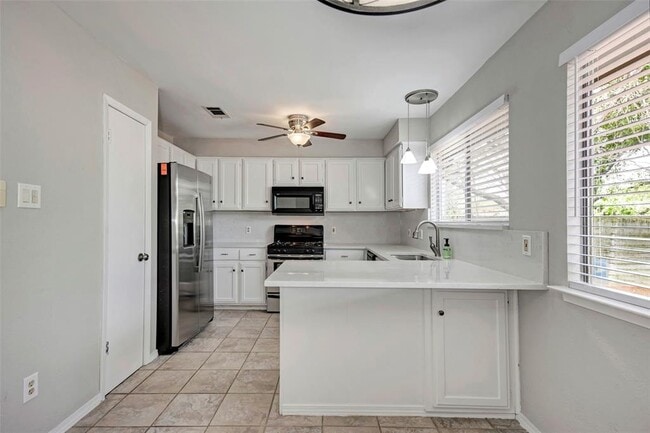 Building Photo - 2804 Sissinghurst Dr