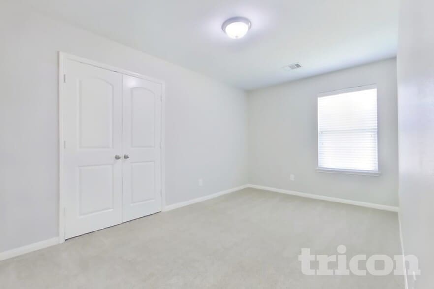 Building Photo - 2437 Regatta Ln
