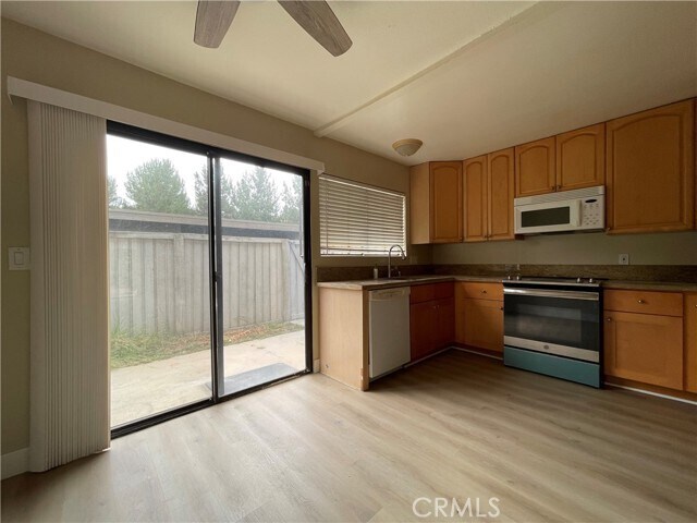 Building Photo - 61 Streamwood
