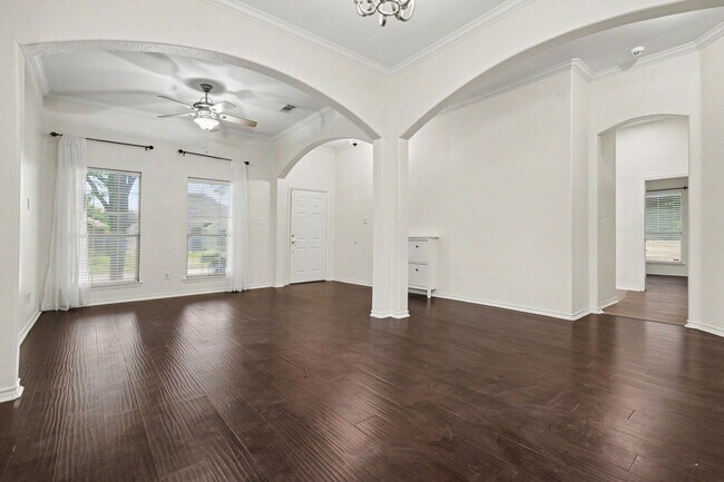Building Photo - 1707 Briarhollow Dr