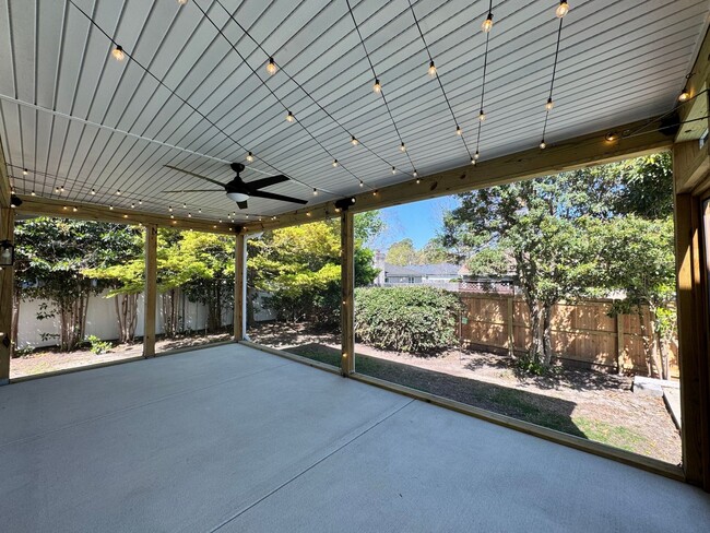 Building Photo - Great Neck Pool Home! First-Time Rental Available NOW! Pet Friendly - Corner Lot - Top Schools!