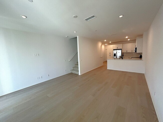 Building Photo - Milk Thistle Ln  Chino, 91708  (4 Bed, 4 Bath)