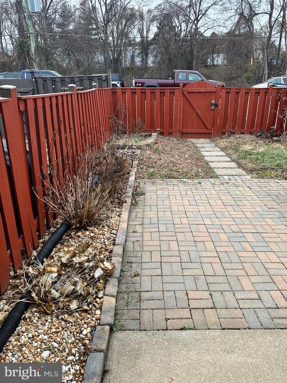 Building Photo - 7943 Timarand Ct