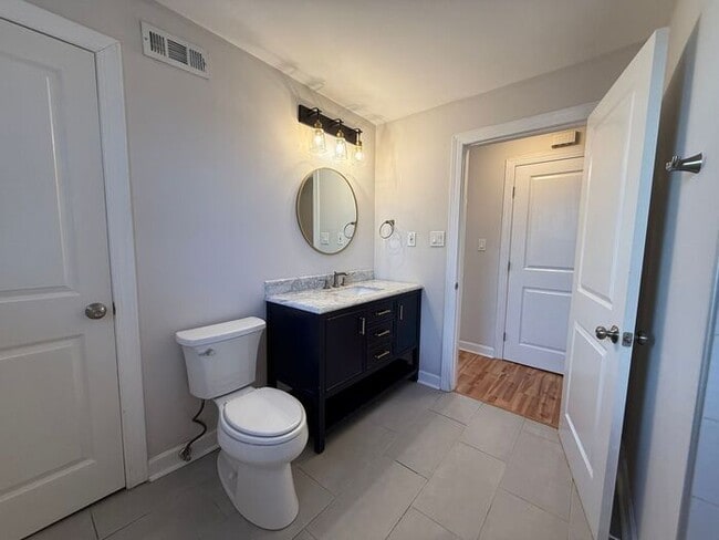 Building Photo - Spacious 4 Bedroom in North Nashville - Minutes from Downtown