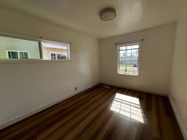 Building Photo - 3 Bedroom 1 Bath House for Rent in Fullerton with a 2 Car Garage