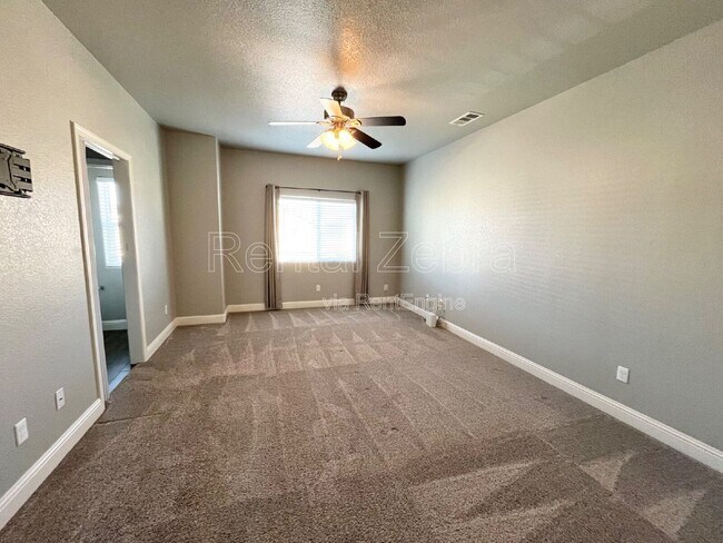 Building Photo - 552 Granada Court