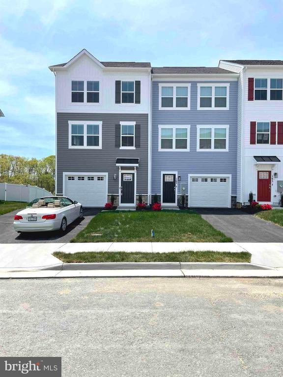 Building Photo - 161 Munsee Cir