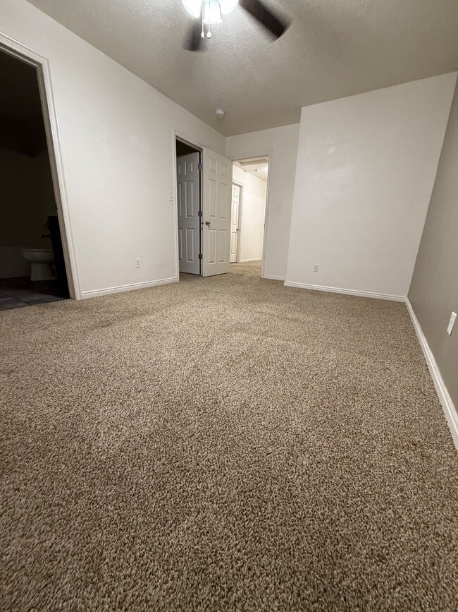 Building Photo - 10542 Sage Flats Way