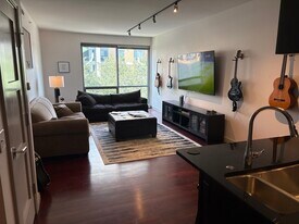 Building Photo - 120 S 31st Ave