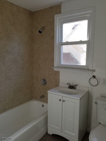 Building Photo - 11 Lewis St