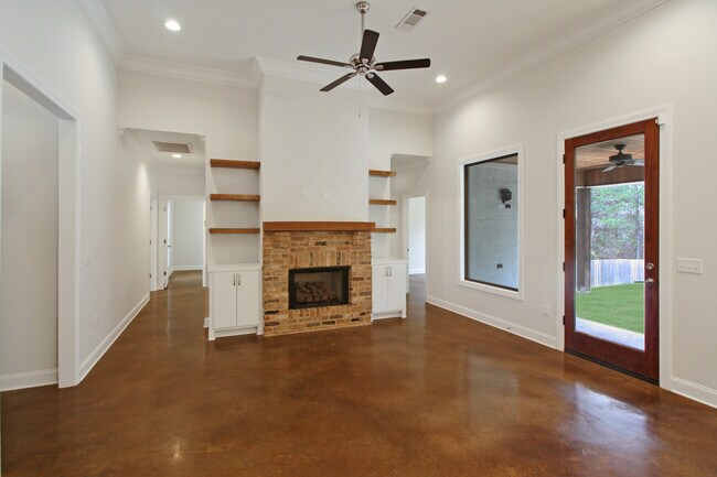 Building Photo - 1172 Greenfield Cir