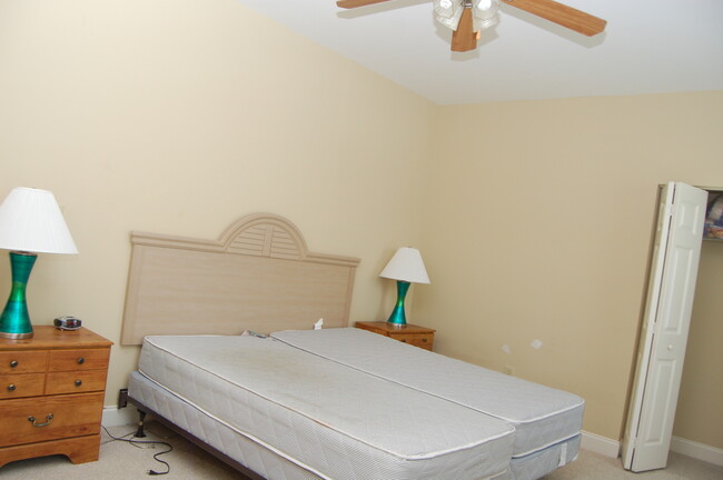 Building Photo - 3 Bedroom Condo in World Tour