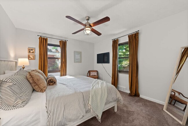 Building Photo - 6430 Olde York Rd