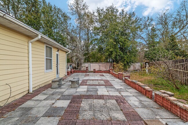 Building Photo - 2114 NW 52nd Pl