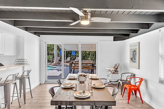 Building Photo - 1568 NE 35th St