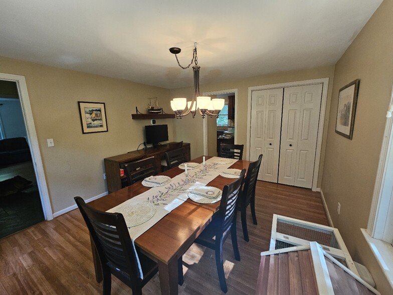 Dining Room - 11 Laurel Ln