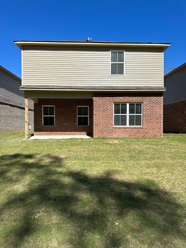 Building Photo - AVAILABLE NOW — Spacious 3-Bedroom | 2.5-Bath Home in Cullman